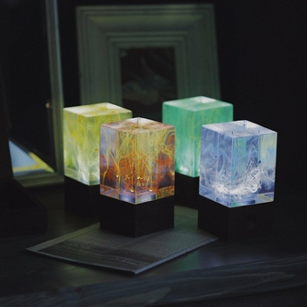 Resin table decor
